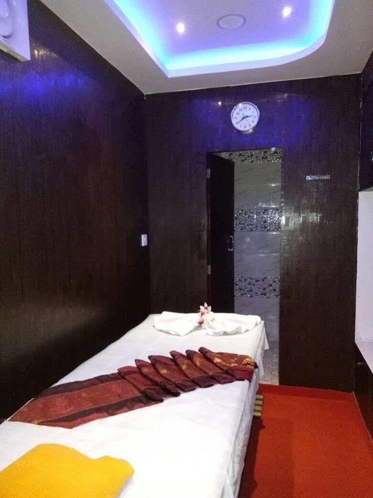 Astoria Hotel Kalkutta Kültér fotó
